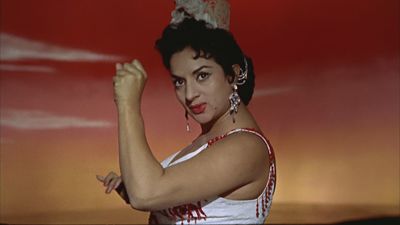 Lola Flores: “Ni canta ni baila, pero no se la pierdan”