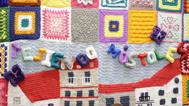 Una de las creaciones con el nombre del grupo de mujeres participantes / AYTO. MÓSTOLES