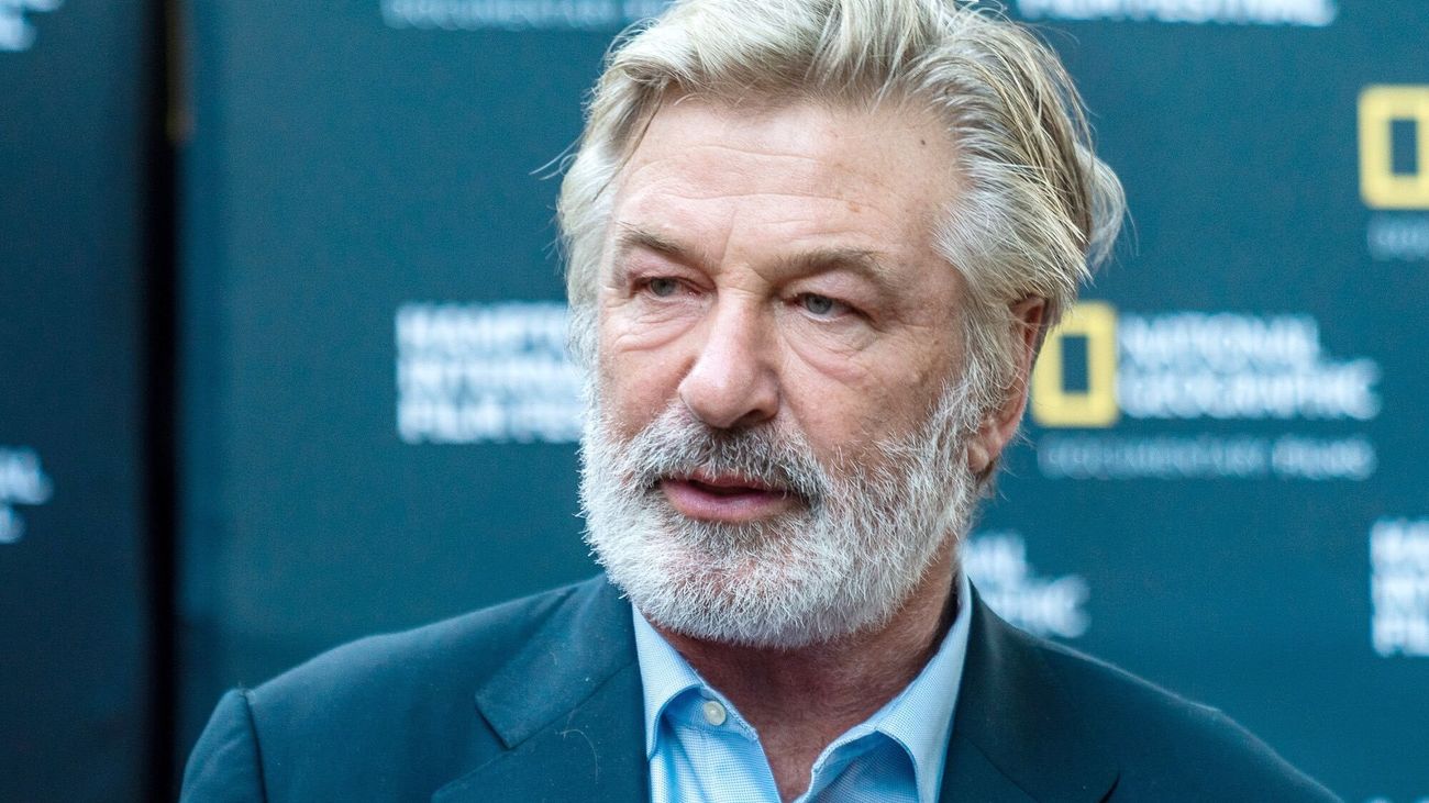 Alec Baldwin, acusado de homicidio involuntario por la muerte de Halyna Hutchins
