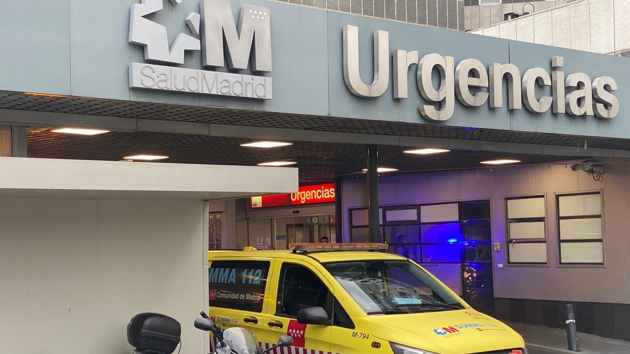 Herida grave una mujer al ser atropellada por un gran autobús en Barajas