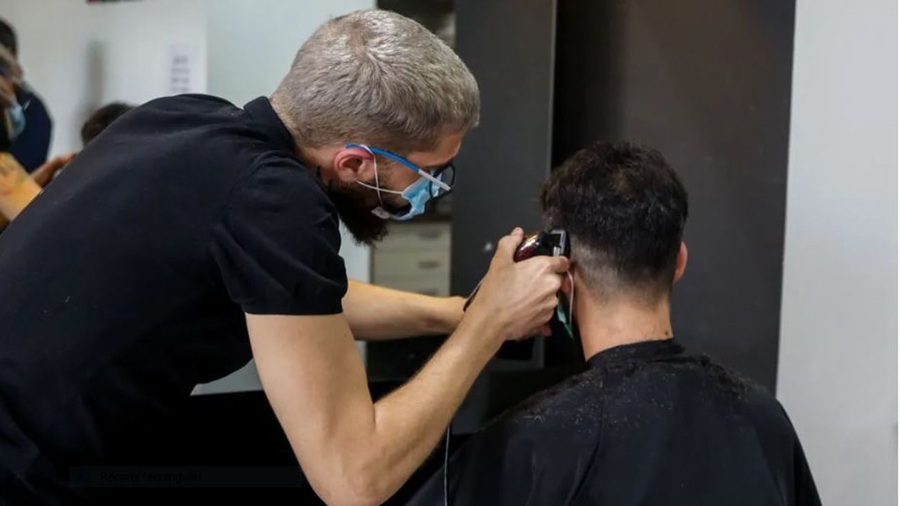 El sector de la imagen personal manda un mensaje de "tranquilidad" ante los casos de tiña en las peluquerías