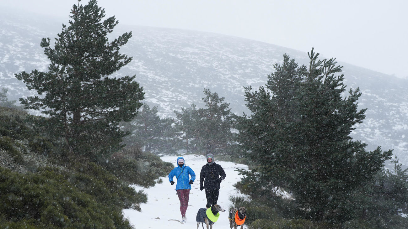 Navacerrada se prepara para abrir sus pistas este fin de semana