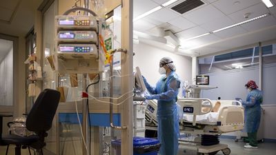 Las personas con covid-19 mantienen un riesgo elevado de muerte al menos 18 meses