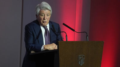 Cerezo: "Si la mayoría quiere el cambio de escudo, se hará"