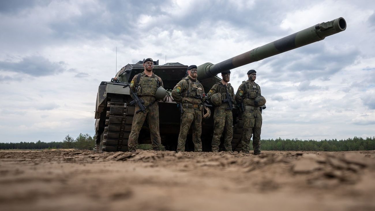 Robles dice que España ayudará a Ucrania, pero no aclara si enviará tanques Leopard