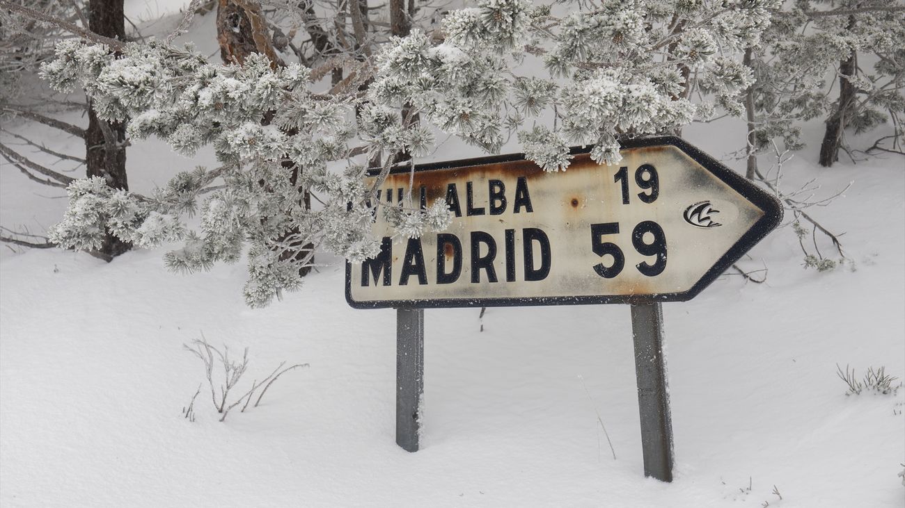 Viernes con temperaturas que suben en Madrid y fuerte viento en la Sierra