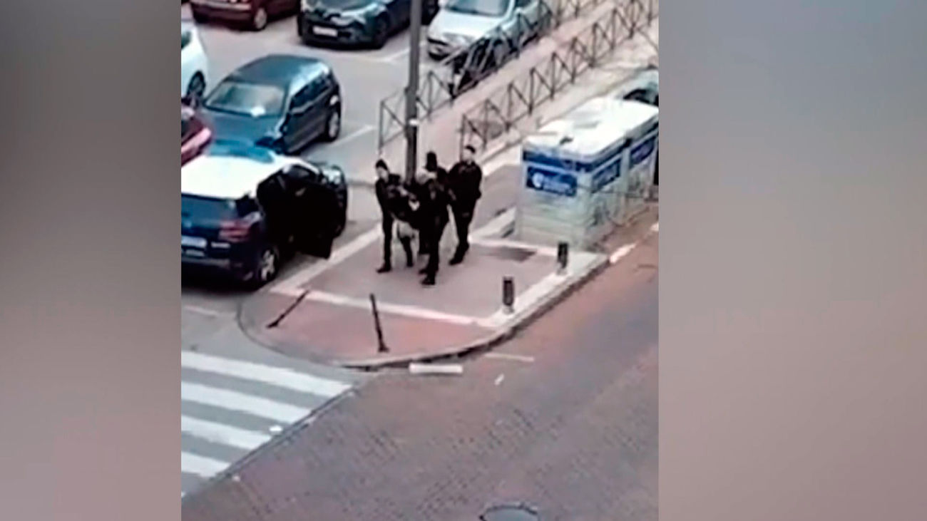 Dos padres se pelean delante de su hijo de 5 años en un bar de Sanse