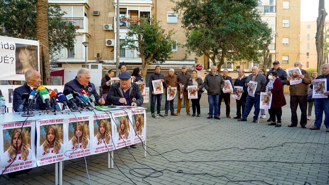 El abuelo de Marta del Castillo sospecha de "una mano negra" y avisa de que "los jueces están matando en vida" a la familia