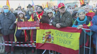 Destacados ex socialistas cargan contra Sánchez, a quien llaman "caudillo y populista"