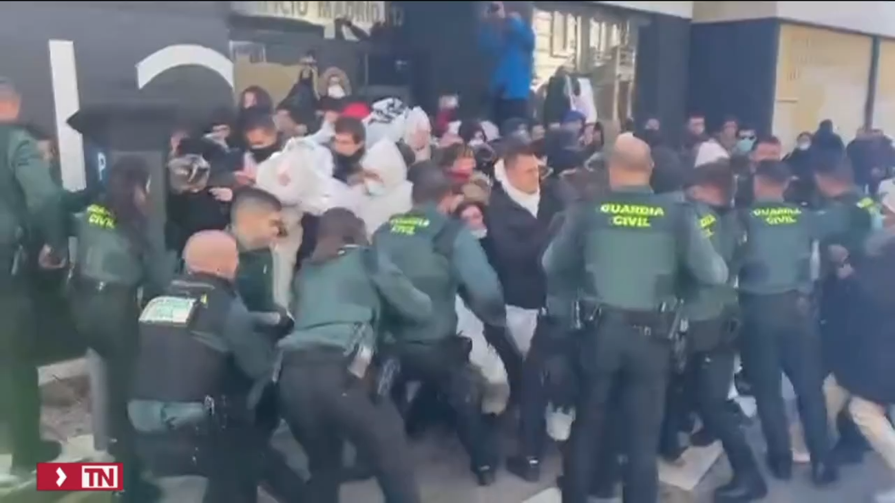 Cinco guardias civiles, heridos en el desalojo de una casa 'okupada' en Collado Villalba