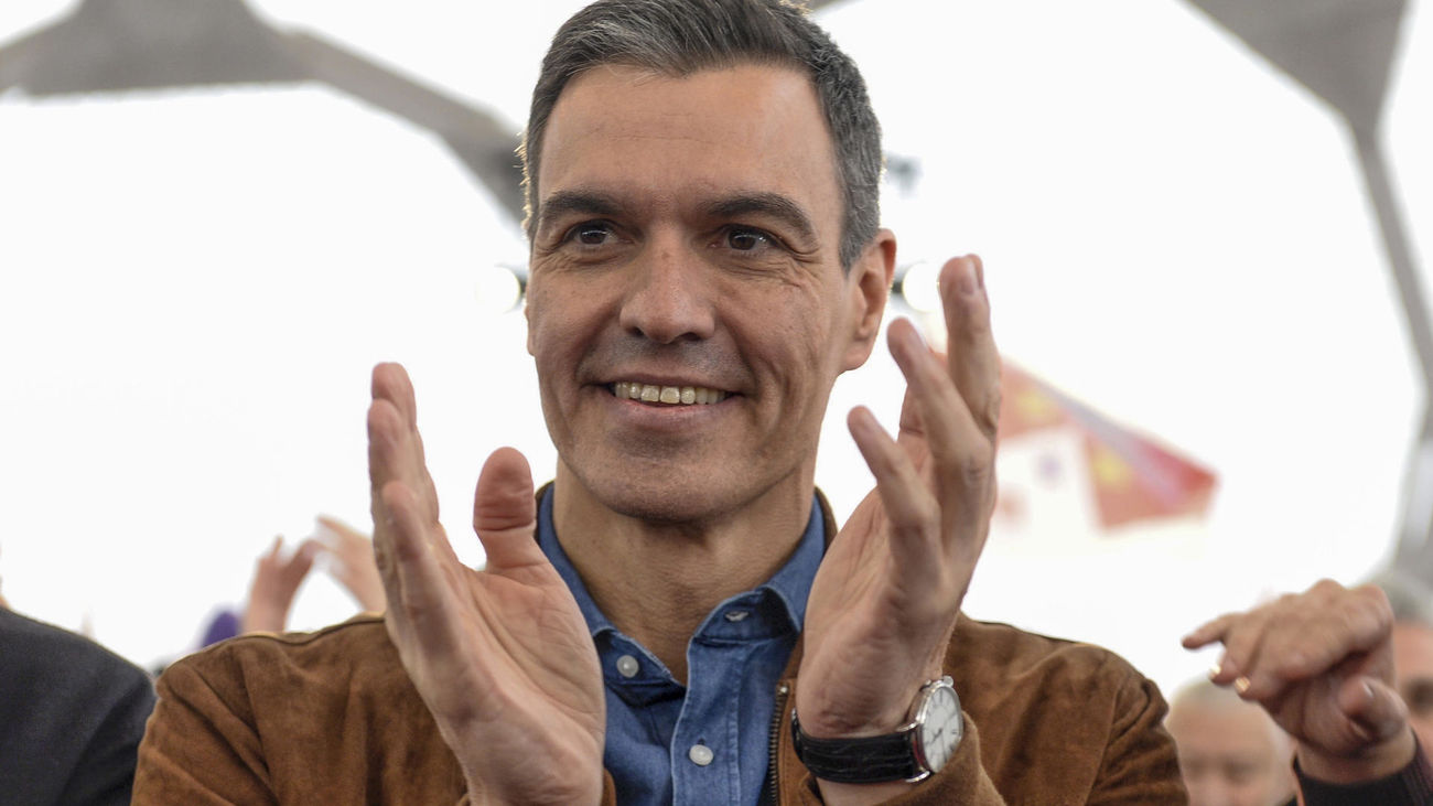 Sánchez dice que el  PP y Vox harían en España lo que hacen en Castilla y León