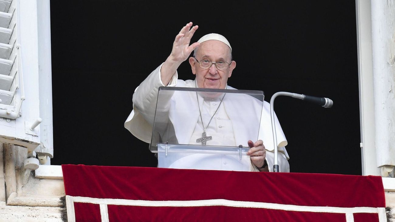 El papa pide el fin de la violencia en Perú