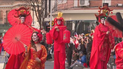 Usera celebra el Año Nuevo chino con un desfile multicolor