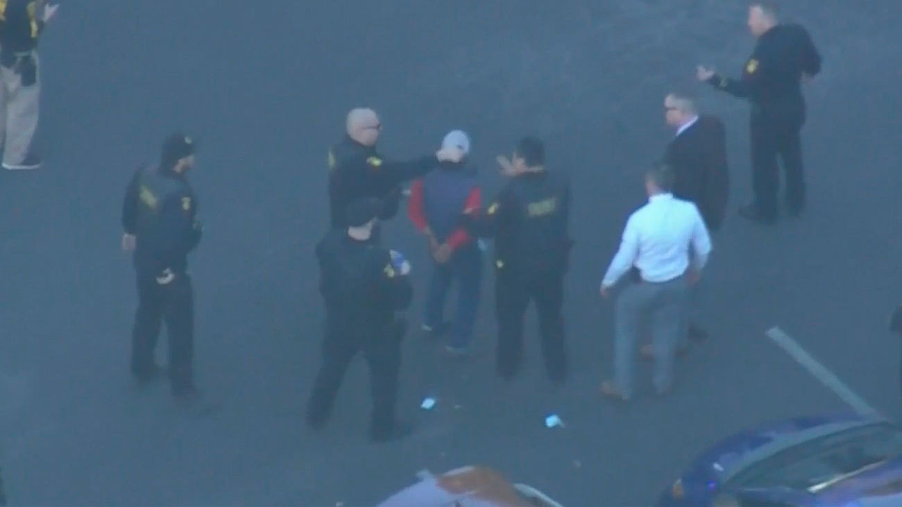 El presunto autor de los ataques, identificado como Zhao Chunli, en el momento de su detención