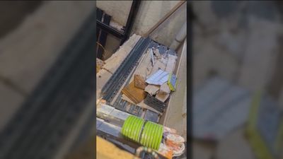 Vecinos de Leganés se endeudan para instalar un ascensor y la empresa les deja tirados