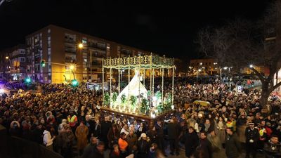 Alcobendas se echa a la calle en la procesión de la Virgen de la Paz
