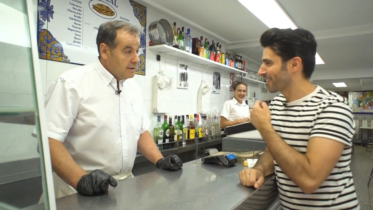 Buscamos el mejor bocadillo de calamares de Madrid, ¿estará en el mítico Bar La Ideal?