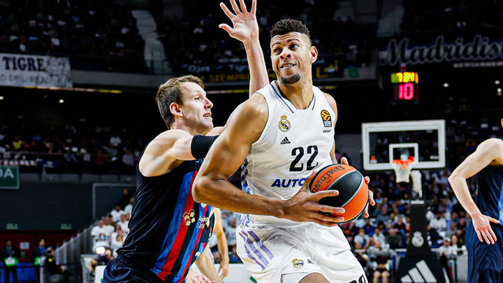 Tavares ante el Barcelona / REAL MADRID