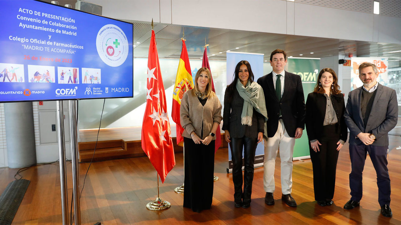 Las Farmacias de la capital se alían con el Ayuntamiento contra la soledad no deseada de los mayores