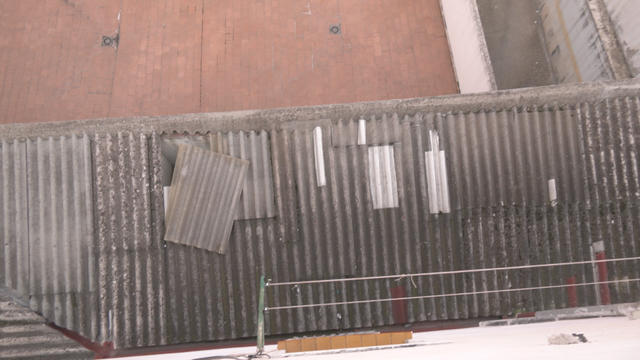 Una familia de Carabanchel denuncia vivir rodeada de amianto