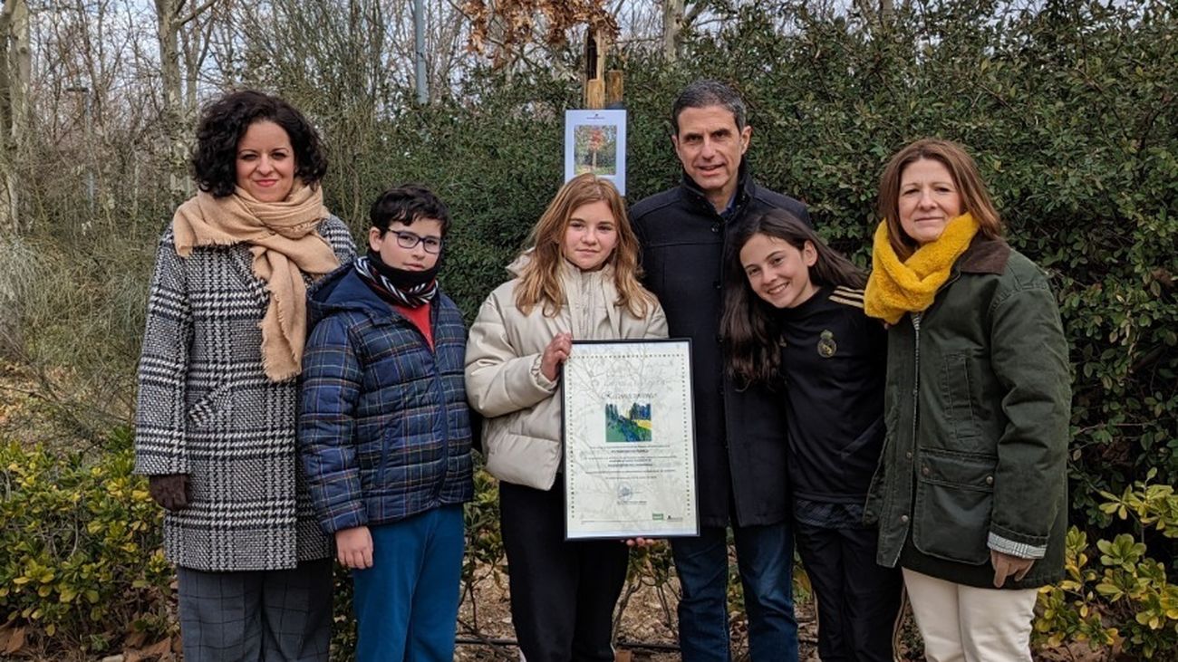 Firma de la adopción del Pasillo Verde del Camarmilla por el IES Francisca de Pedraza