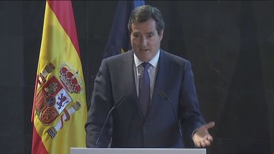 Garamendi califica de "absurda y peligrosa" la reacción del Gobierno ante la marcha de Ferrovial
