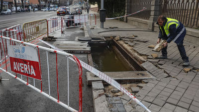 Canal de Isabel II resuelve la fuga de agua en Arganzuela
