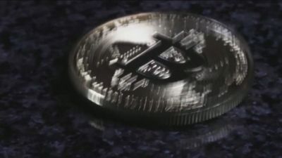 Aprovechaba sus dotes de actor para estafar con criptomonedas