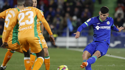 El Getafe y Quique, tocados tras perder 0-1 con el Betis