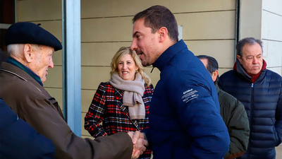 Lobato defiende que las pensiones son "derechos" y no una "paguita"
