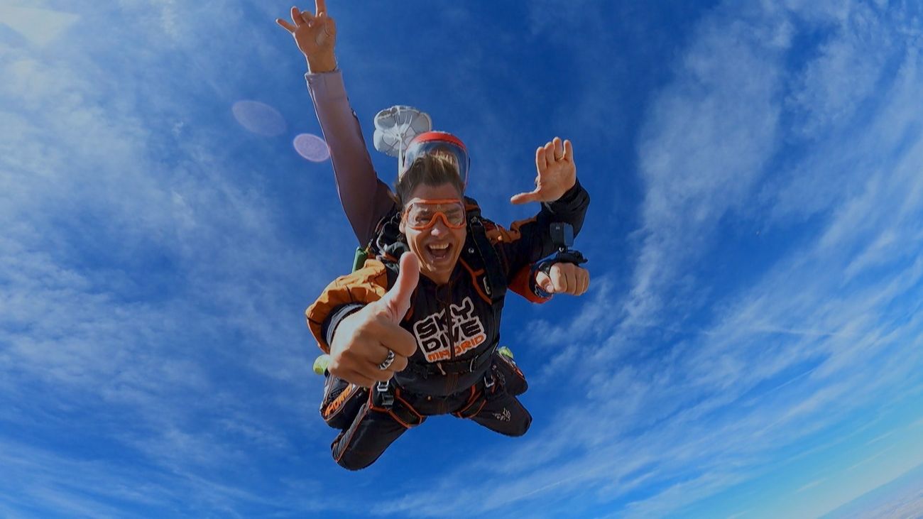 Saltamos en paracaídas con Carlos Baute