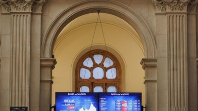 El Ibex cae un 0,12% pero retiene los 9.000 puntos