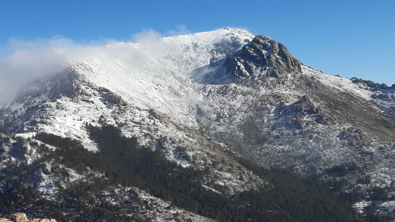 Macizo de La Maliciosa, en la Sierra de Guadarrama, nevado