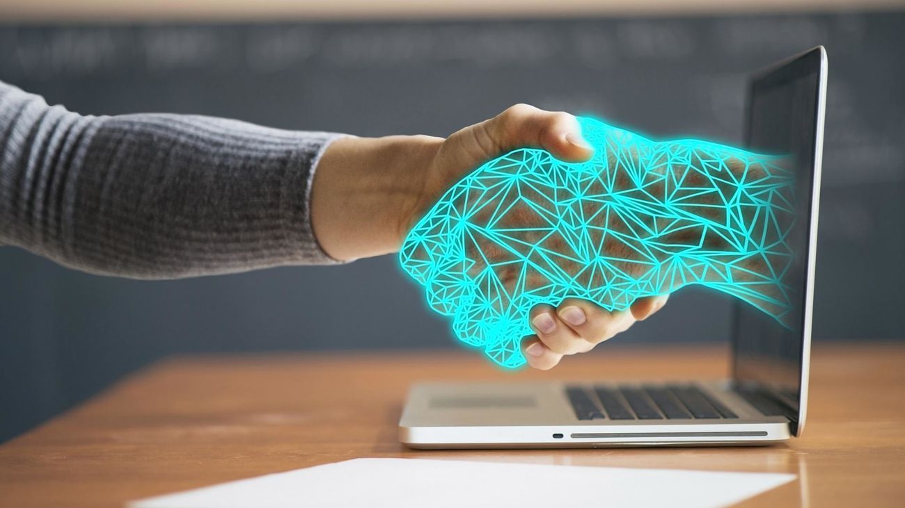 Las IA ya redactan, pintan cuadros, escriben poemas...  y sirven para copiar en los exámenes