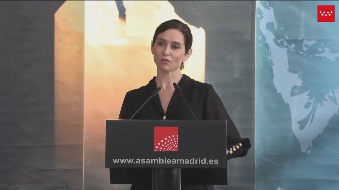 Ayuso pide mejorar la legislación para que ningún grupo que fomente el odio contra los judíos pueda tener acceso a financiación pública