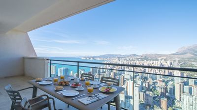 Varios hoteles de Benidorm cierran en temporada baja "por la mala organización del Imserso"