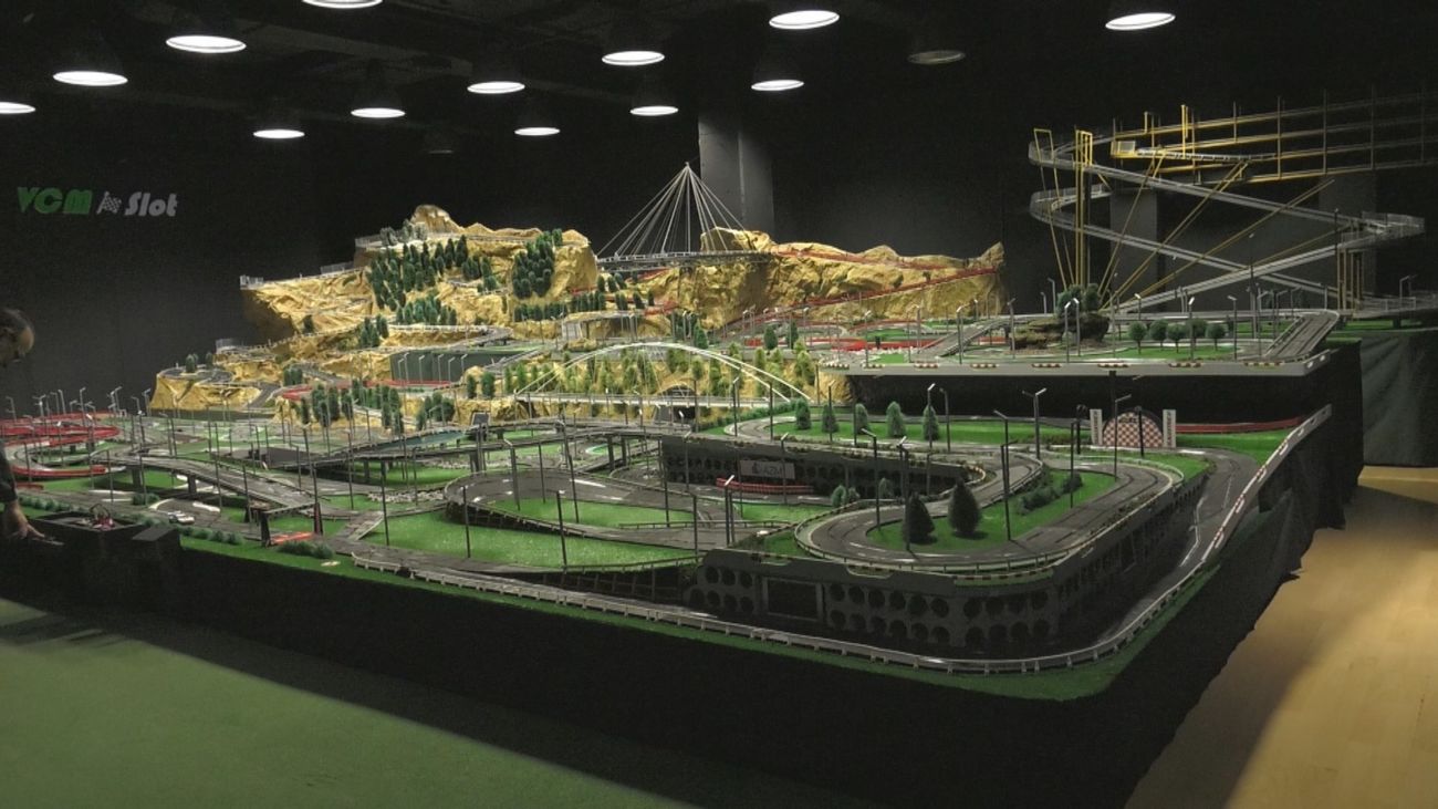 El llamamiento del dueño del Scalextric más grande del mundo para no cerrar su negocio, en Getafe