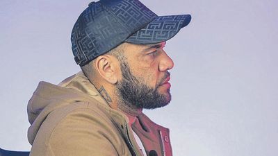 El abogado de Alves aduce que los vídeos "desmienten" la versión de la víctima