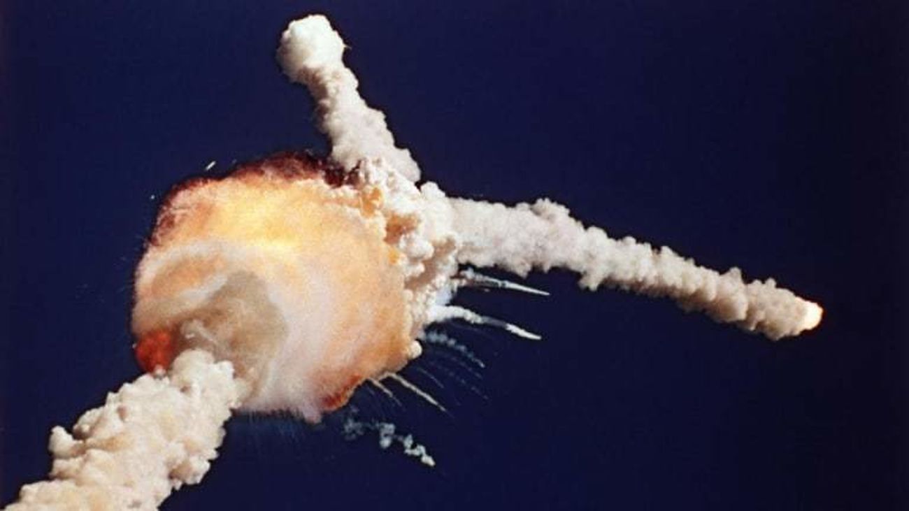 Explosión del Challenger a los pocos segundos de su lanzamiento