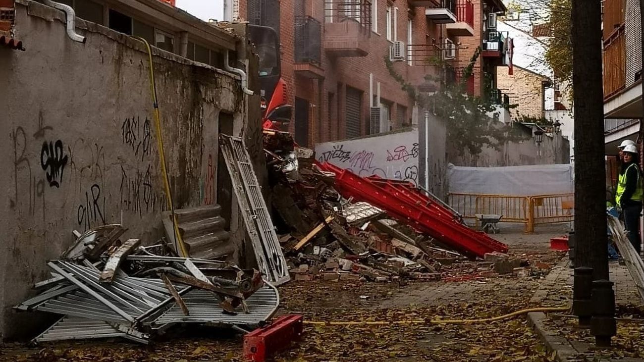 Edificio derribado en San Fernando de Henares por las grietas provocadas por el metro