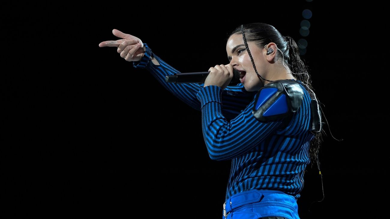 La cantante Rosalía actúa durante su concierto en A Coruña, en 2022