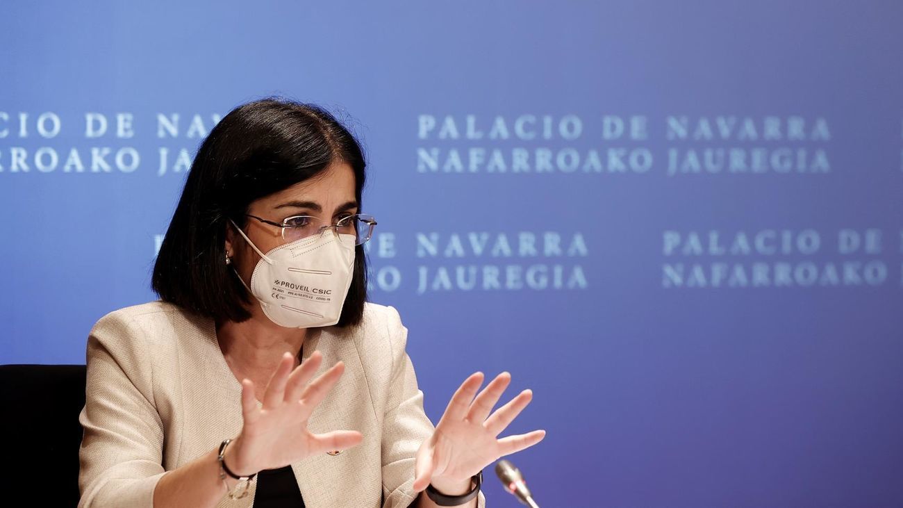 La ministra de Sanidad, Carolina Darias, en una comparecencia con mascarilla
