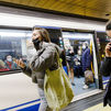 Sondeo de Telemadrid: el 53% ve bien el adiós de las mascarillas en el transporte público