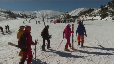 Las estaciones de esquí ofrecen este fin de semana del puente 140 kilómetros de nieve