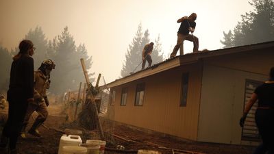 España responde a la petición de Chile y envía a la UME contra los incendios