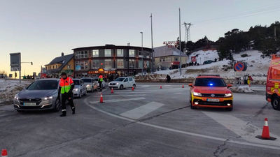 Cortado  el  acceso a Navacerrada  por la M-601 con los aparcamientos llenos