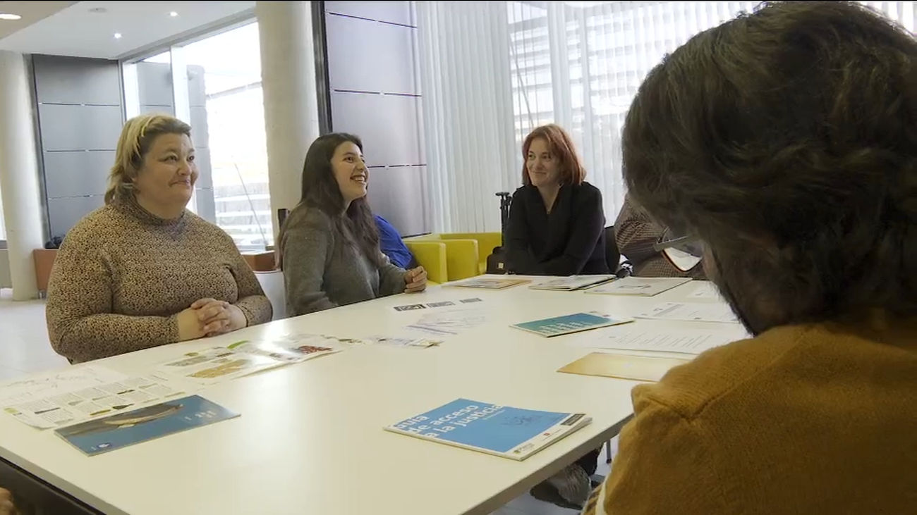 Aprender con el método de 'lectura fácil' en Tres Cantos para hacer comprensible el texto más farragoso