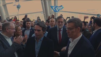 El PP exhibe unidad en Valencia: "Salimos de aquí enchufados"