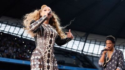 ¿Beyoncé o Adele? Los Grammy coronarán a una de ellas