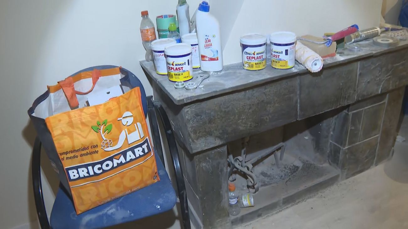 "Cabreo, indignación, rabia", la pesadilla de Paloma con la reforma de su casa en Villalba